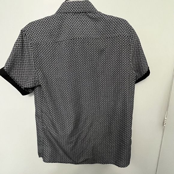 Short Sleeve Button Mens Shirt Silky Silver Stone Cool Design Large New W/O Tags - Picture 6 of 8